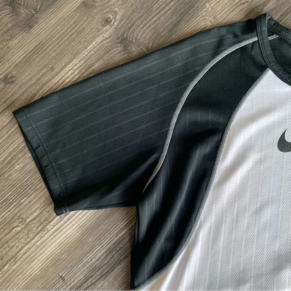 Mens Nike Team Training Duel Color Shirt - Picture 6 of 7